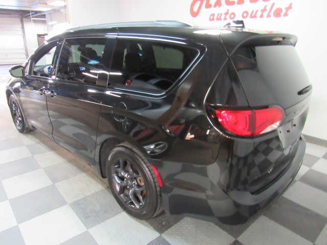 2019 Chrysler Pacifica Limited in Cleveland